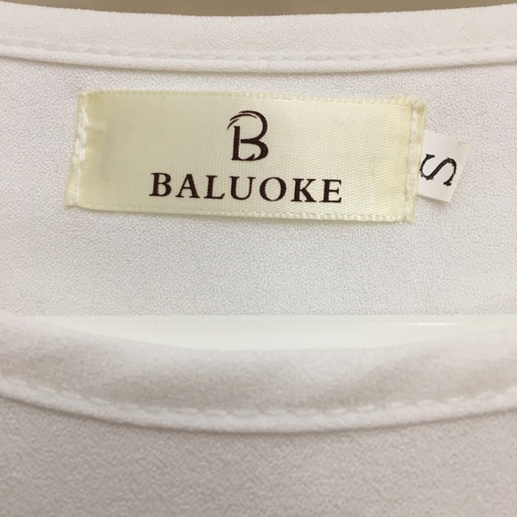 BALUOKE White Open Back Cutout Blouse Women’s Small - Picture 4 of 4